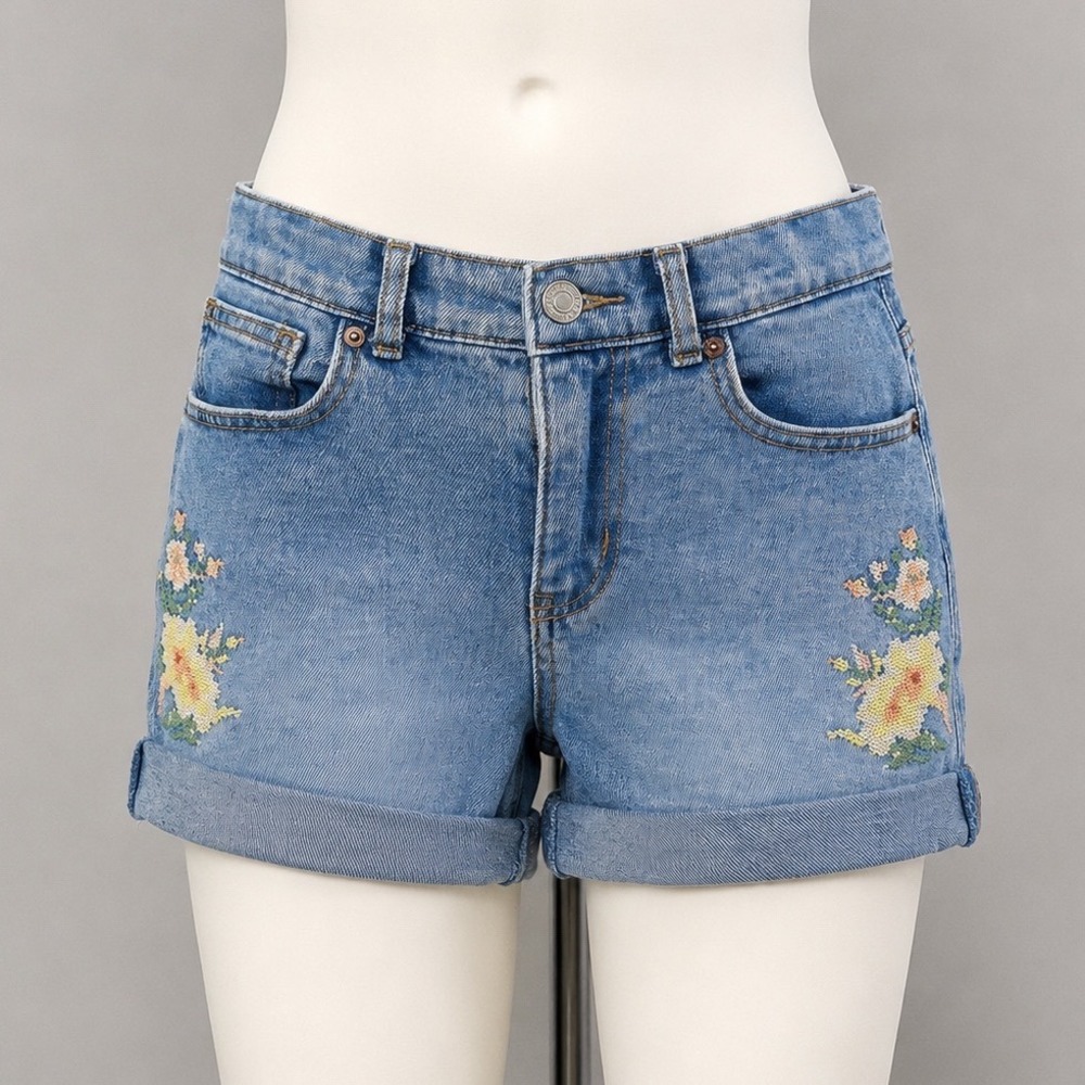 Signature by Levi Strauss Girls Blue Floral Embroidered Heritage Mom Shorts 10